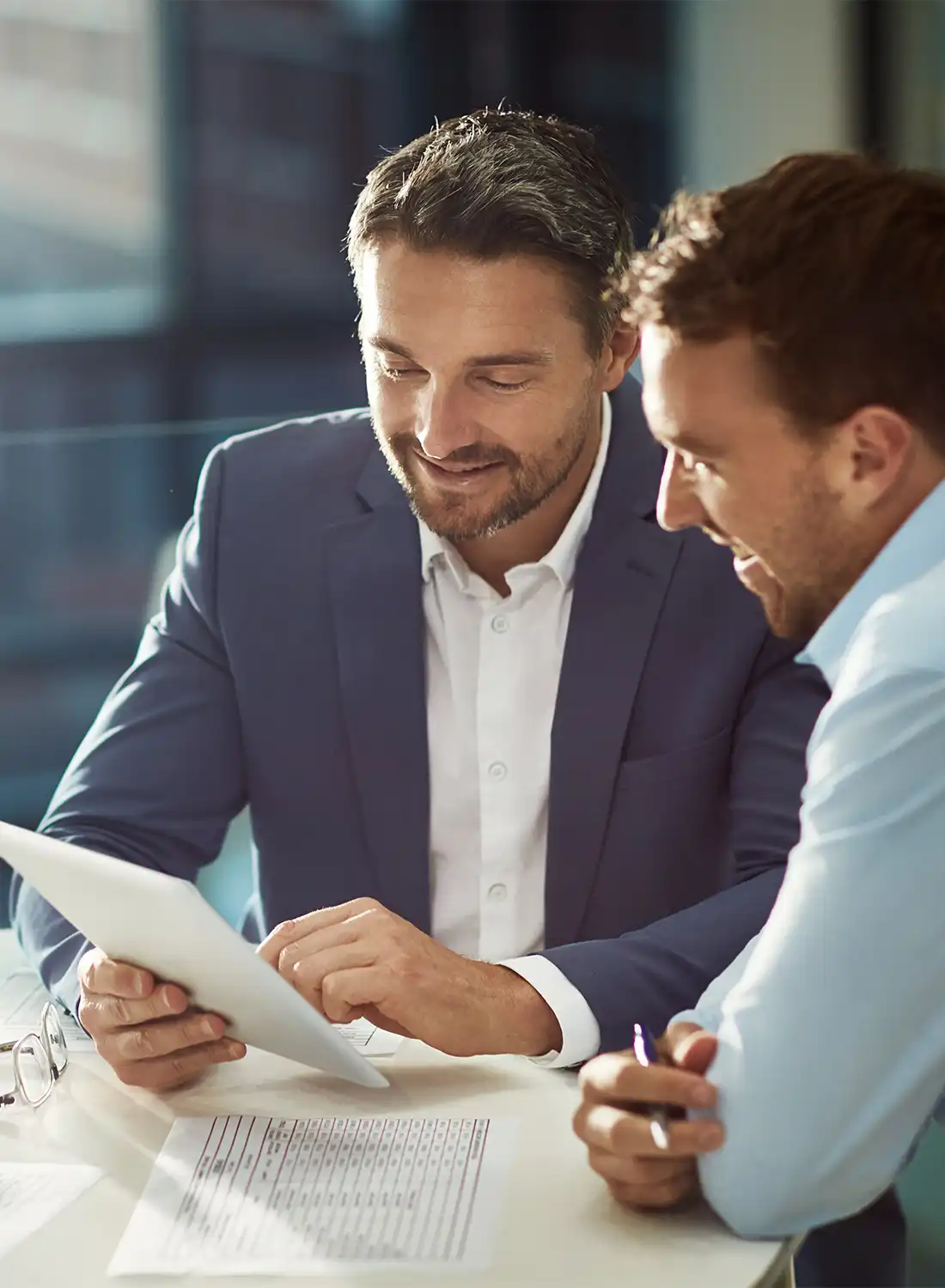 Valunxt advisors reviewing a client engagement